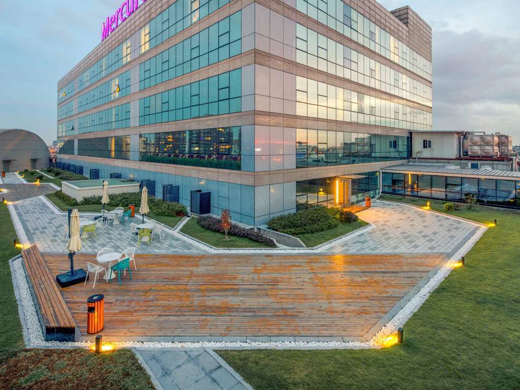 Mercure Hongqiao South Hotel 4*