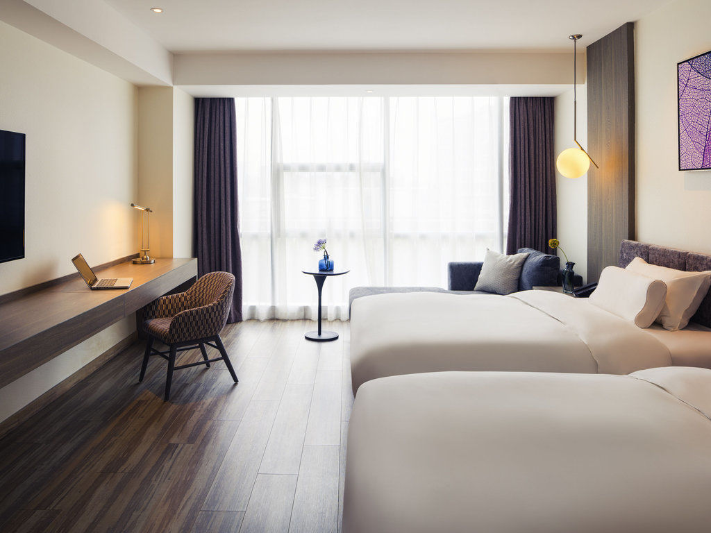 Mercure Hongqiao South Hotel 4*